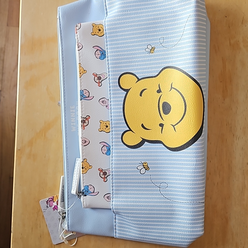 WINNIE THE POOH COSMETIC CASE